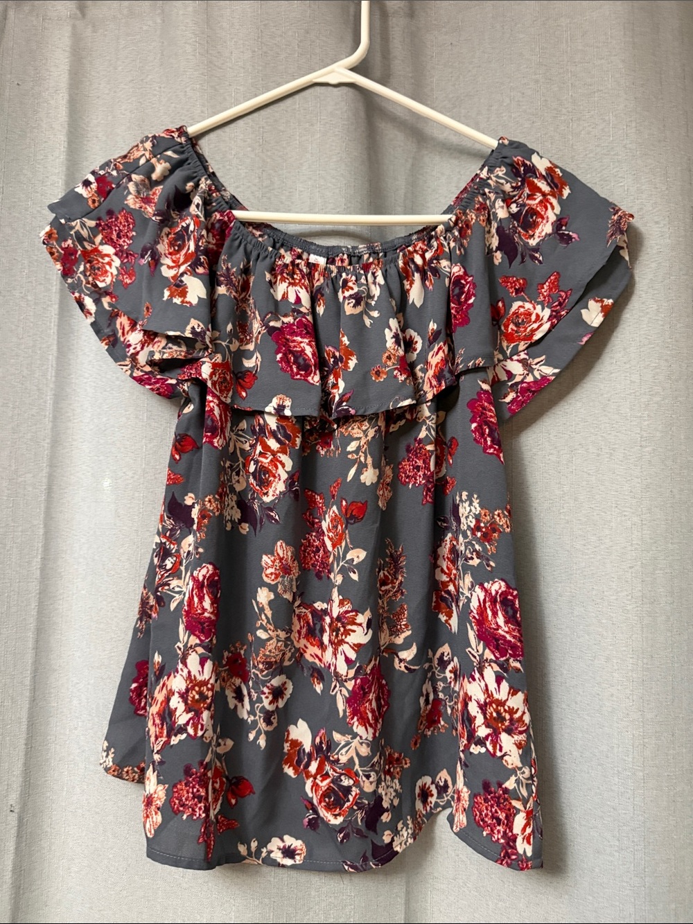 Xhilaration Gray Off-Shoulder Floral Blouse with Burgundy and Cream Flowers
